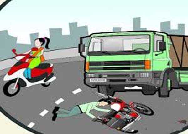 कंटेनर की टक्कर से बाइक पर सवार तीन युवकों की मौत, एक घायल